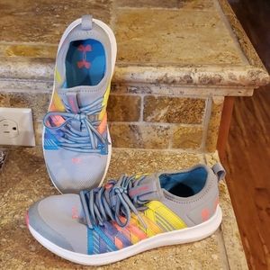Under armour sneakers so 4.5y